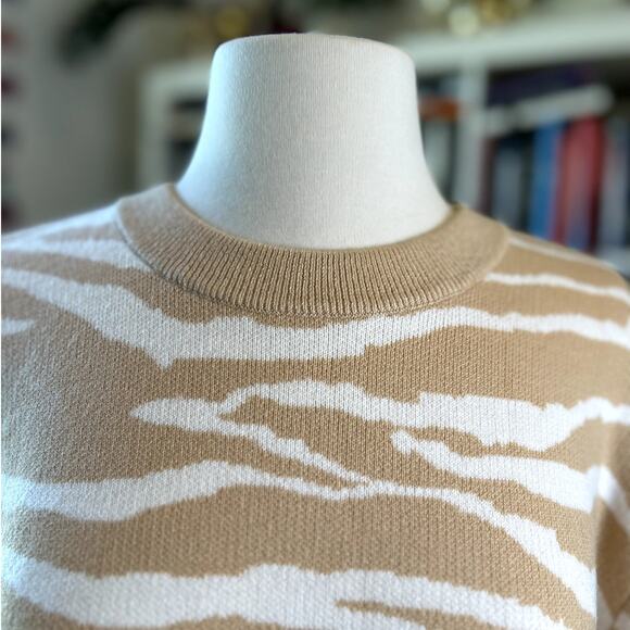 NWT DAILY RITUAL Tan Zebra Print Sweater Size M Casual Indie Hipster Preppy Fall - Picture 2 of 10